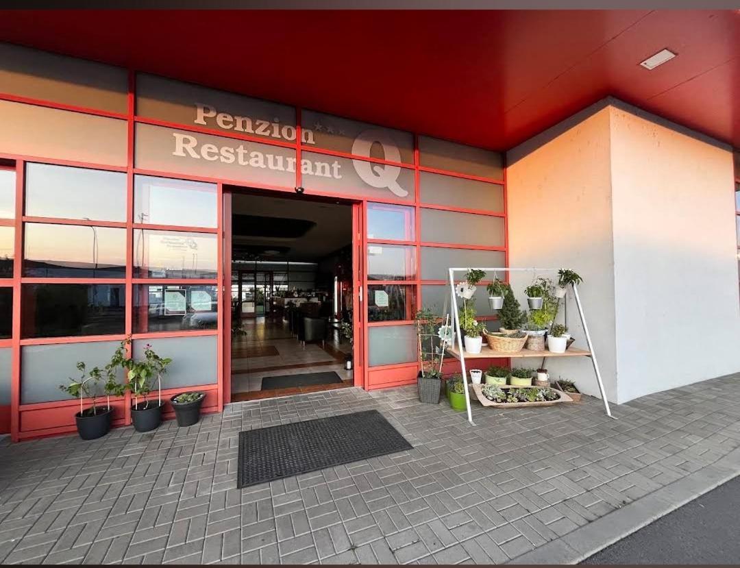 Penzion***Q Zvolen Esterno foto